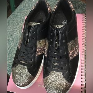 Brand new never worn Bass Kylie sneaker